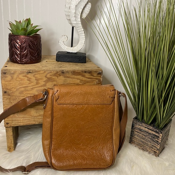 Coldwater Creek Floret Leather Crossbody Purse - Picture 6 of 10